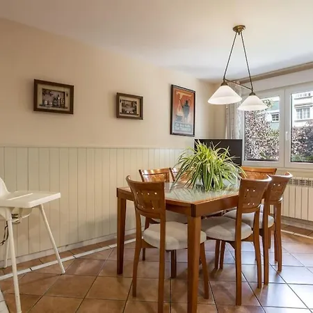 Apartamento Centrico Y Espacioso. Parking Gratuito. Granada
