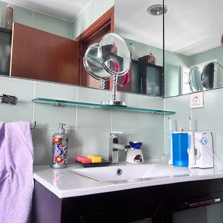 Casa Ideal Familias Y Grupos Con Balcones Exterior Soleada Patios Cerca Alhambra, Sierra Nevada, Rio Genil, Lancha Del Genil, Parque Llano Y Reloj Del Sol Con Barbacoas, Campo De Futbol, Circuito Gimnasia Homestay *