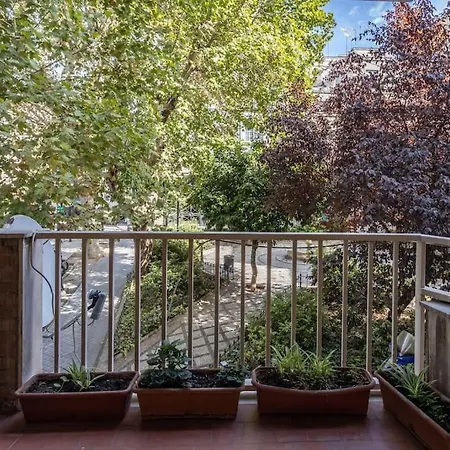 Centrico Y Espacioso. Parking Gratuito. Apartamento