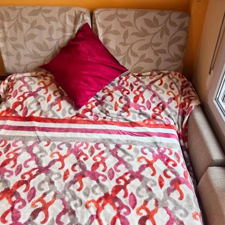 Casa Ideal Familias Y Grupos Con Balcones Exterior Soleada Patios Cerca Alhambra, Sierra Nevada, Rio Genil, Lancha Del Genil, Parque Llano Y Reloj Del Sol Con Barbacoas, Campo De Futbol, Circuito Gimnasia Homestay