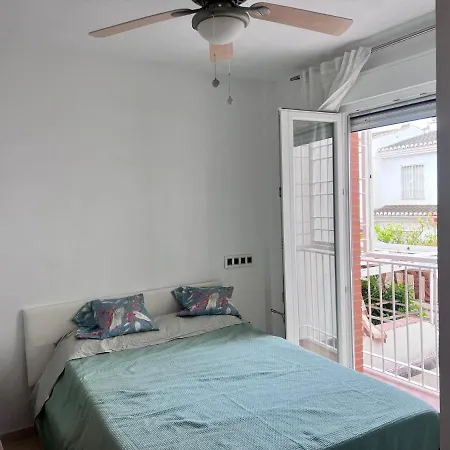 Casa Ideal Familias Y Grupos Con Balcones Exterior Soleada Patios Cerca Alhambra, Sierra Nevada, Rio Genil, Lancha Del Genil, Parque Llano Y Reloj Del Sol Con Barbacoas, Campo De Futbol, Circuito Gimnasia Homestay *