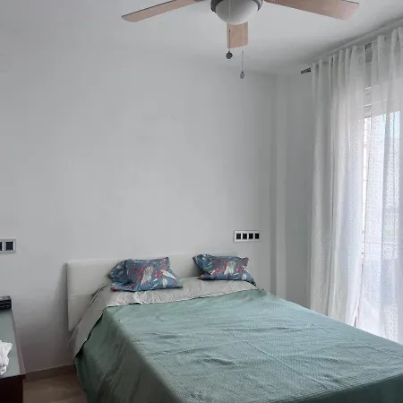 Casa Ideal Familias Y Grupos Con Balcones Exterior Soleada Patios Cerca Alhambra, Sierra Nevada, Rio Genil, Lancha Del Genil, Parque Llano Y Reloj Del Sol Con Barbacoas, Campo De Futbol, Circuito Gimnasia Homestay