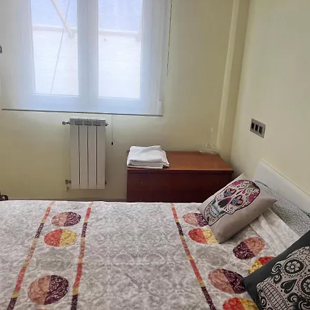 Homestay Casa Ideal Familias Y Grupos Con Balcones Exterior Soleada Patios Cerca Alhambra, Sierra Nevada, Rio Genil, Lancha Del Genil, Parque Llano Y Reloj Del Sol Con Barbacoas, Campo De Futbol, Circuito Gimnasia