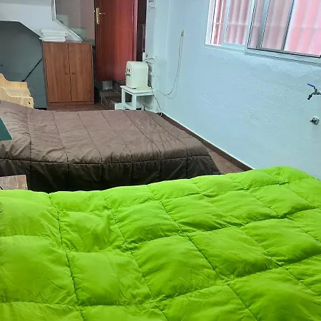 Casa Ideal Familias Y Grupos Con Balcones Exterior Soleada Patios Cerca Alhambra, Sierra Nevada, Rio Genil, Lancha Del Genil, Parque Llano Y Reloj Del Sol Con Barbacoas, Campo De Futbol, Circuito Gimnasia * Granada