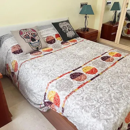 Casa Ideal Familias Y Grupos Con Balcones Exterior Soleada Patios Cerca Alhambra, Sierra Nevada, Rio Genil, Lancha Del Genil, Parque Llano Y Reloj Del Sol Con Barbacoas, Campo De Futbol, Circuito Gimnasia