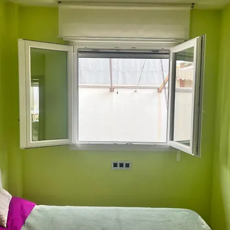 Casa Ideal Familias Y Grupos Con Balcones Exterior Soleada Patios Cerca Alhambra, Sierra Nevada, Rio Genil, Lancha Del Genil, Parque Llano Y Reloj Del Sol Con Barbacoas, Campo De Futbol, Circuito Gimnasia Homestay