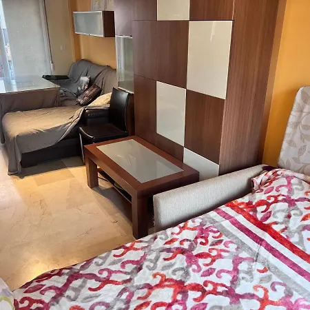 Casa Ideal Familias Y Grupos Con Balcones Exterior Soleada Patios Cerca Alhambra, Sierra Nevada, Rio Genil, Lancha Del Genil, Parque Llano Y Reloj Del Sol Con Barbacoas, Campo De Futbol, Circuito Gimnasia Homestay *