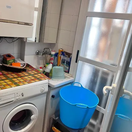 Casa Ideal Familias Y Grupos Con Balcones Exterior Soleada Patios Cerca Alhambra, Sierra Nevada, Rio Genil, Lancha Del Genil, Parque Llano Y Reloj Del Sol Con Barbacoas, Campo De Futbol, Circuito Gimnasia Homestay Granada
