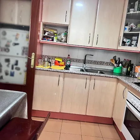 Casa Ideal Familias Y Grupos Con Balcones Exterior Soleada Patios Cerca Alhambra, Sierra Nevada, Rio Genil, Lancha Del Genil, Parque Llano Y Reloj Del Sol Con Barbacoas, Campo De Futbol, Circuito Gimnasia Granada