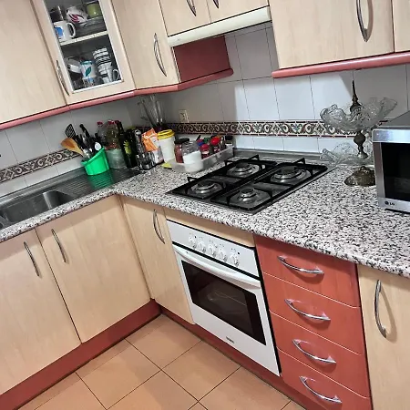 Casa Ideal Familias Y Grupos Con Balcones Exterior Soleada Patios Cerca Alhambra, Sierra Nevada, Rio Genil, Lancha Del Genil, Parque Llano Y Reloj Del Sol Con Barbacoas, Campo De Futbol, Circuito Gimnasia