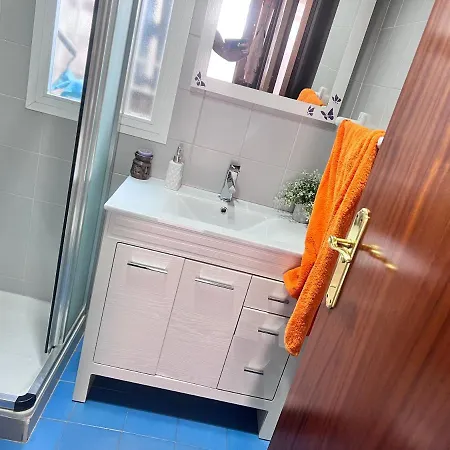 Casa Ideal Familias Y Grupos Con Balcones Exterior Soleada Patios Cerca Alhambra, Sierra Nevada, Rio Genil, Lancha Del Genil, Parque Llano Y Reloj Del Sol Con Barbacoas, Campo De Futbol, Circuito Gimnasia *