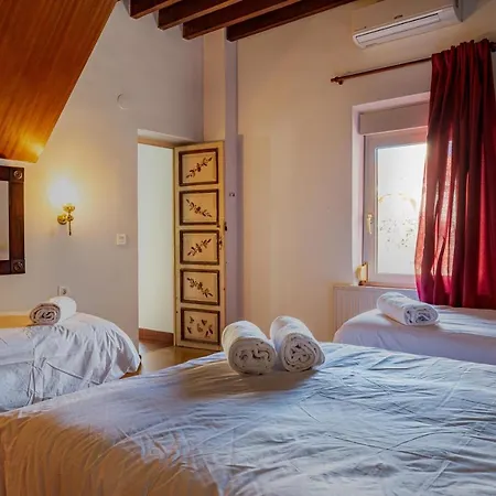 Casa Con Piscina, Barbacoa Y Jardin Para 20 Personas Granada