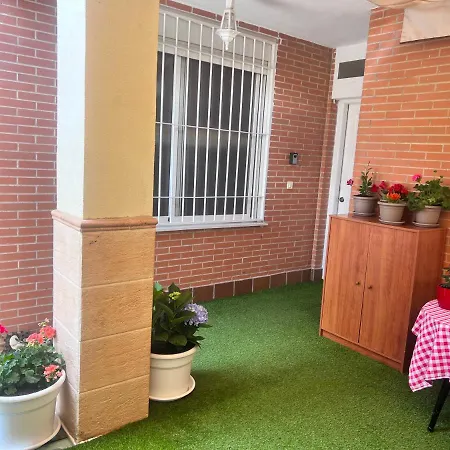 Casa Ideal Familias Y Grupos Con Balcones Exterior Soleada Patios Cerca Alhambra, Sierra Nevada, Rio Genil, Lancha Del Genil, Parque Llano Y Reloj Del Sol Con Barbacoas, Campo De Futbol, Circuito Gimnasia
