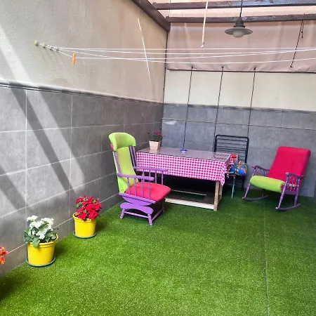Casa Ideal Familias Y Grupos Con Balcones Exterior Soleada Patios Cerca Alhambra, Sierra Nevada, Rio Genil, Lancha Del Genil, Parque Llano Y Reloj Del Sol Con Barbacoas, Campo De Futbol, Circuito Gimnasia * Granada