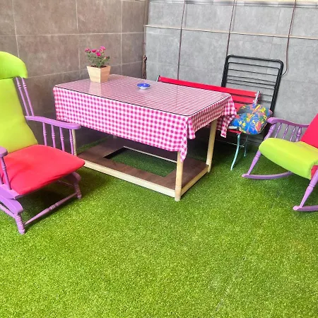 Casa Ideal Familias Y Grupos Con Balcones Exterior Soleada Patios Cerca Alhambra, Sierra Nevada, Rio Genil, Lancha Del Genil, Parque Llano Y Reloj Del Sol Con Barbacoas, Campo De Futbol, Circuito Gimnasia Homestay Granada
