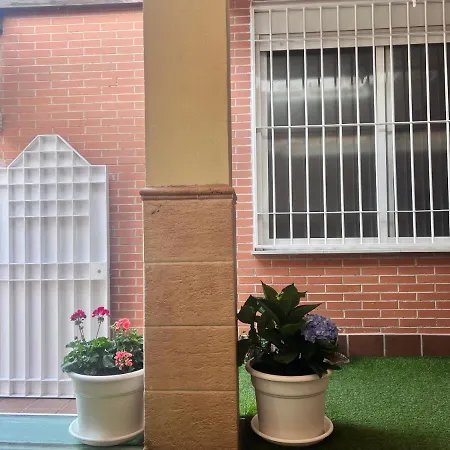 Casa Ideal Familias Y Grupos Con Balcones Exterior Soleada Patios Cerca Alhambra, Sierra Nevada, Rio Genil, Lancha Del Genil, Parque Llano Y Reloj Del Sol Con Barbacoas, Campo De Futbol, Circuito Gimnasia *