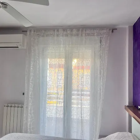 Casa Ideal Familias Y Grupos Con Balcones Exterior Soleada Patios Cerca Alhambra, Sierra Nevada, Rio Genil, Lancha Del Genil, Parque Llano Y Reloj Del Sol Con Barbacoas, Campo De Futbol, Circuito Gimnasia Granada