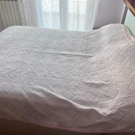 Casa Ideal Familias Y Grupos Con Balcones Exterior Soleada Patios Cerca Alhambra, Sierra Nevada, Rio Genil, Lancha Del Genil, Parque Llano Y Reloj Del Sol Con Barbacoas, Campo De Futbol, Circuito Gimnasia Homestay Granada