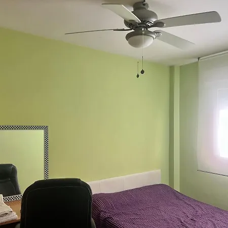 Homestay Casa Ideal Familias Y Grupos Con Balcones Exterior Soleada Patios Cerca Alhambra, Sierra Nevada, Rio Genil, Lancha Del Genil, Parque Llano Y Reloj Del Sol Con Barbacoas, Campo De Futbol, Circuito Gimnasia