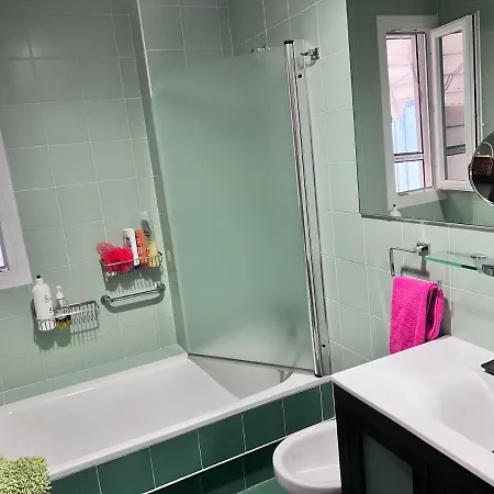 Casa Ideal Familias Y Grupos Con Balcones Exterior Soleada Patios Cerca Alhambra, Sierra Nevada, Rio Genil, Lancha Del Genil, Parque Llano Y Reloj Del Sol Con Barbacoas, Campo De Futbol, Circuito Gimnasia *