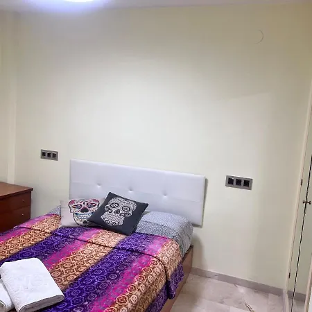 Casa Ideal Familias Y Grupos Con Balcones Exterior Soleada Patios Cerca Alhambra, Sierra Nevada, Rio Genil, Lancha Del Genil, Parque Llano Y Reloj Del Sol Con Barbacoas, Campo De Futbol, Circuito Gimnasia *