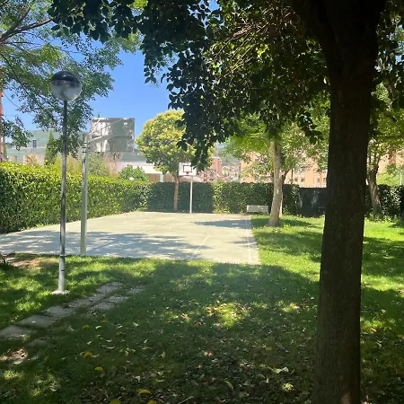Piso Junto Palacio Congresos Y Metro, Centrico Con Piscina *