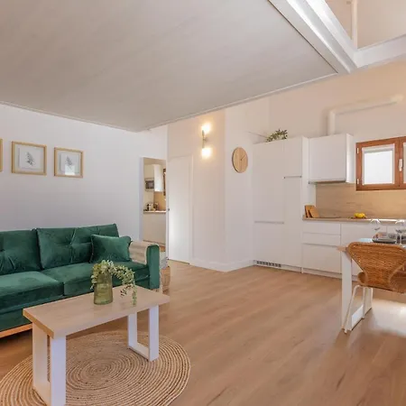 Atico Cl Centro Apartamento *