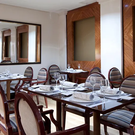 מלון Andalucia Center 4*