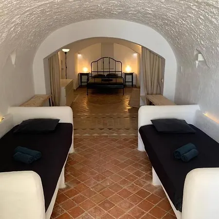 Authentic Cave In Old City Centre Granada
