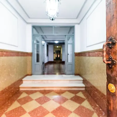 Apartamento Wekey Homes San Miguel Con Patio, Centro Ciudad Granada