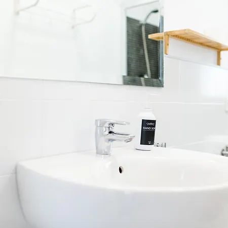 Apartamento Wekey Homes San Miguel Con Patio, Centro Ciudad Granada