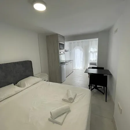 New Center Apartment *