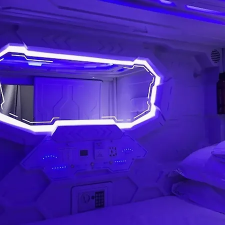 Futurotel Space Garden Hostal Granada