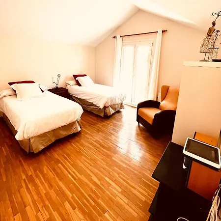 Mercedes Villa *