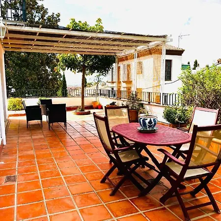 Mercedes Villa