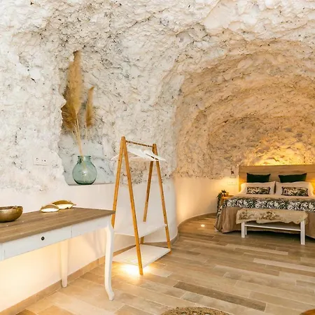 Cuevas Del Albaicin