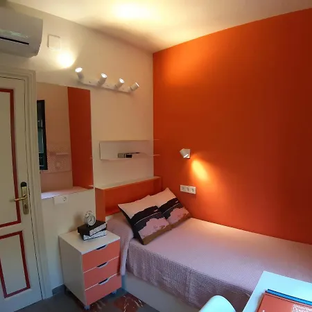Loop Homes Palace Granada
