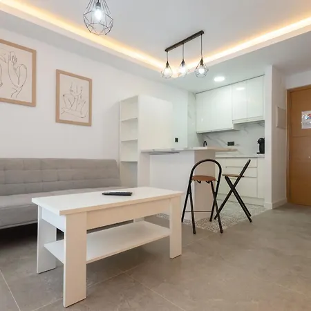 Apartamento Dos Al Lado De La Alhambra, En Pleno Centro *
