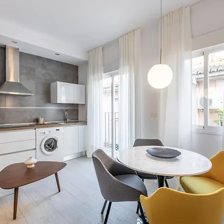 Stylish And Elegant 1 & 2 Bedroom Ii *