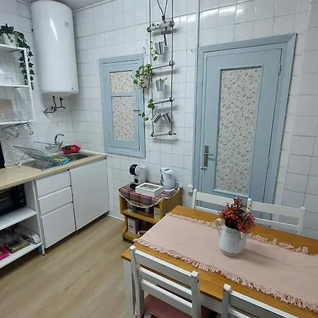 Céntrico Piso Con Aparcamiento Appartamento