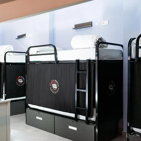 Carlota Braun Hostel *