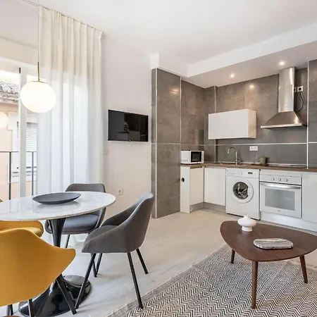 Stylish And Elegant 1 & 2 Bedroom Ii *