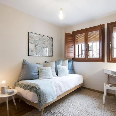 Chezmoihomes Alhambra Penthouse *