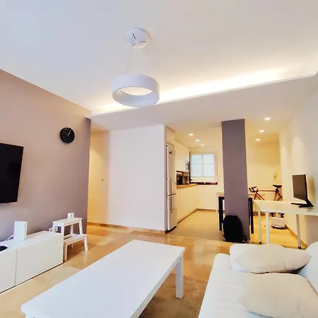 Apartamento, Piscina Y Parking Tico Medina Apartamento Granada