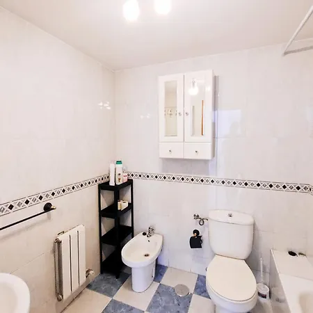 Apartamento, Piscina Y Parking Tico Medina *