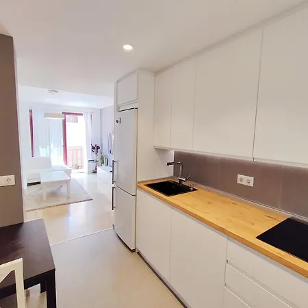 Apartamento Apartamento, Piscina Y Parking Tico Medina