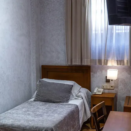 Centro Hotel 2*