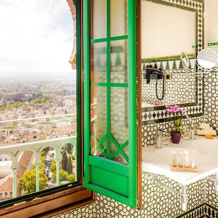 Alhambra Palace Hotel