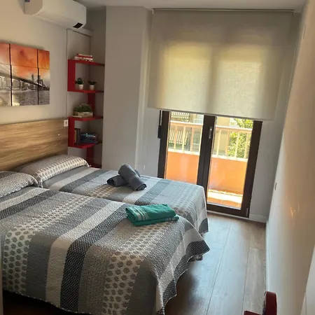 Piso Junto Palacio Congresos Y Metro, Centrico Con Piscina *