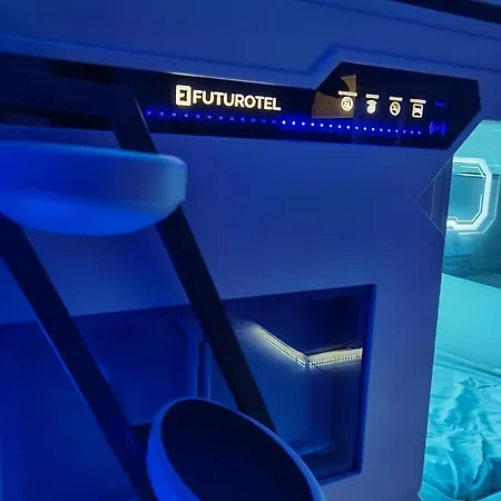 Futurotel Space Garden Hostal *